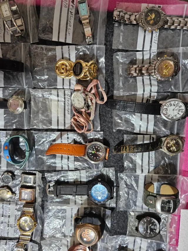 Lote 28 Relojes Geneva