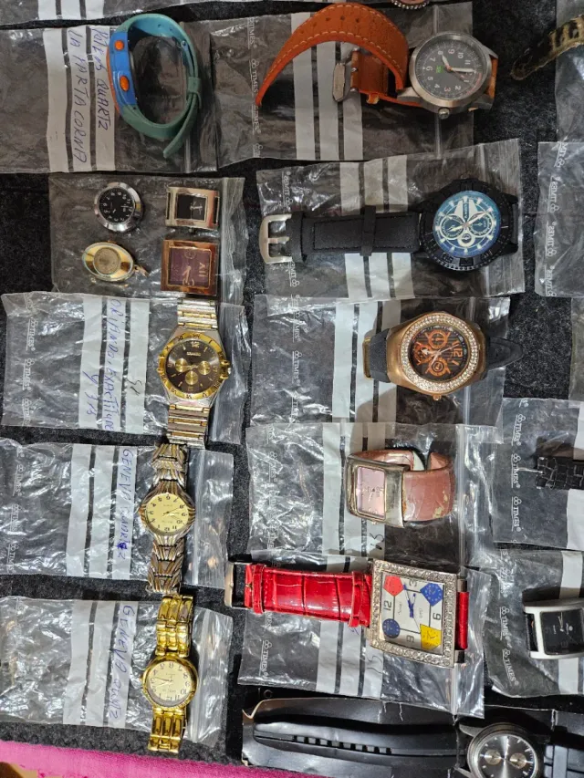 Lote 28 Relojes Geneva