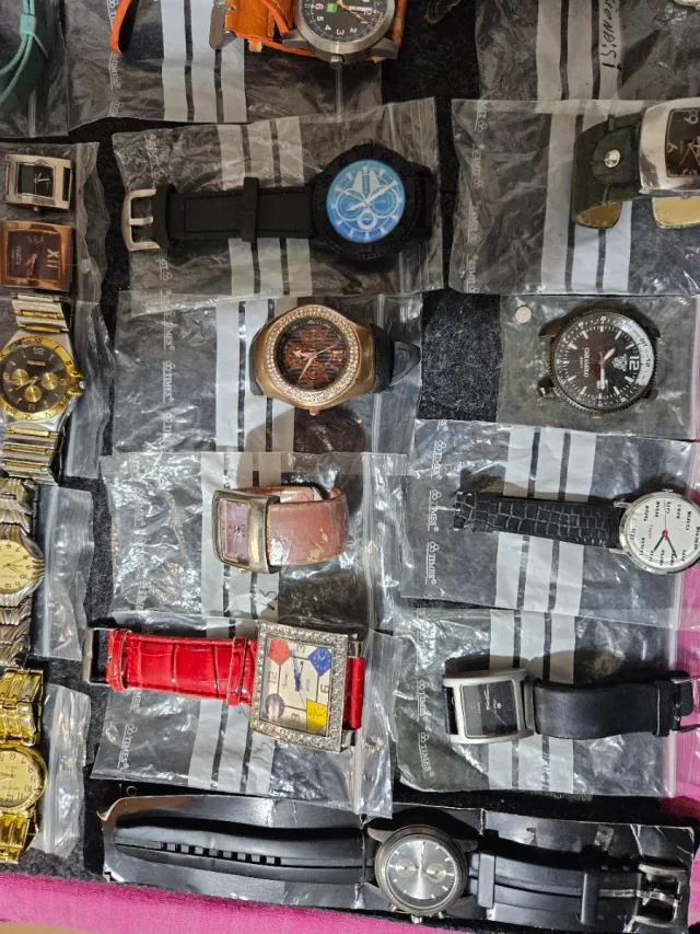 Lote 28 Relojes Geneva