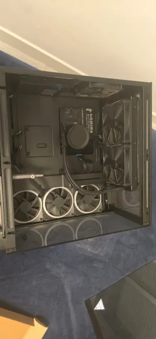 Caja Gaming NZXT con Fuente y Refrigeración