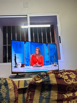 Televisor casi nuevo con garantía