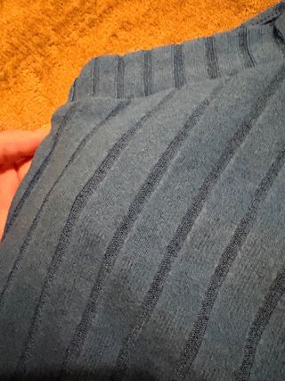 Top azul cuello cruzado