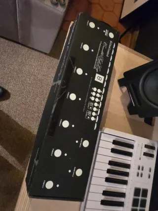 One Control Crocodile Tail Loop OC-10 MIDI