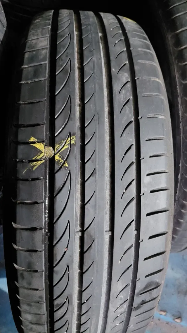 Neumático 225/60/18