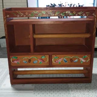 Organizador de cocina de madera pintado