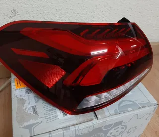 Piloto Trasero Mercedes Clase A W177