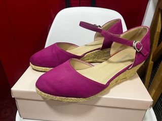 Zapatos esparto fucsia con pulsera