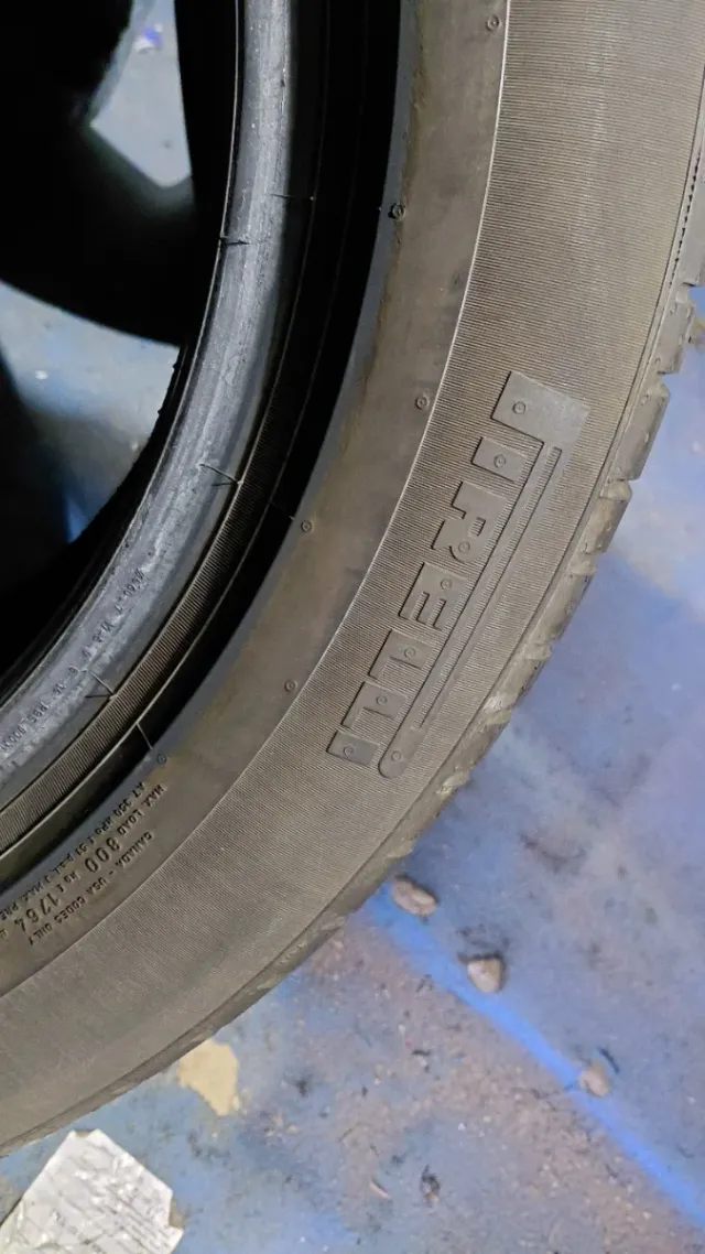 Neumático 235/55/18