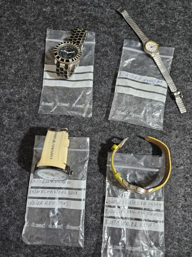 Lote 4 Relojes Emporio Armani, Lotus