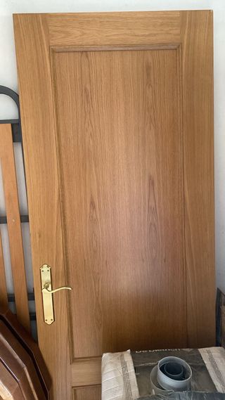 Puerta de madera de roble