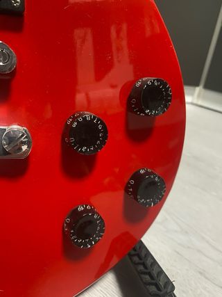 Guitarra Eléctrica Daytona Roja + Amplificador