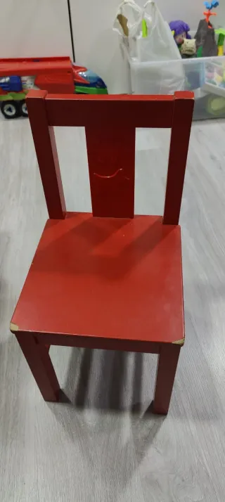 Mesa y 2 Sillas IKEA Rojas (Lo han dado todo)