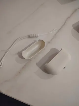 Funda protectora blanca con cordón