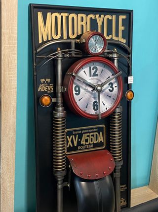 Reloj decorativo exclusivo de Moto