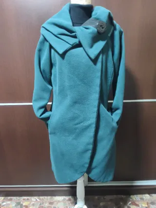 Precioso abrigo verde botella