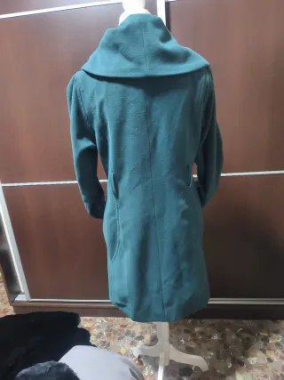 Precioso abrigo verde botella