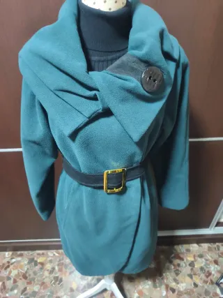 Precioso abrigo verde botella