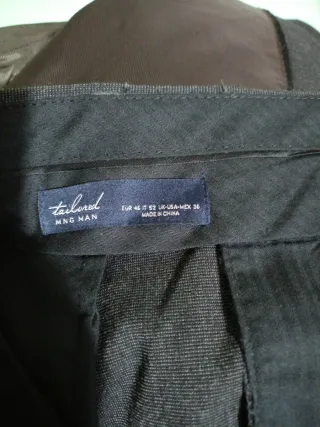 Traje de chaqueta y pantalón gris