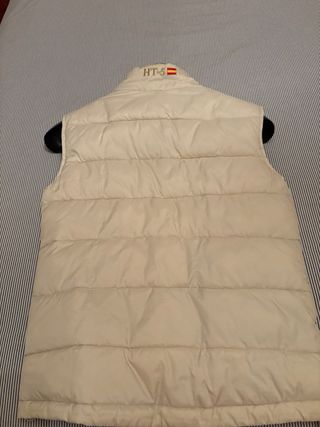 Chaleco acolchado sin mangas beige