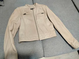 Cazadora cuero beige mujer
