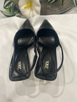 Zapatos estiletos negros Zara