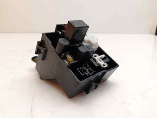 CAJA RELES / FUSIBLES TOYOTA RAV 4 (A2) (3)