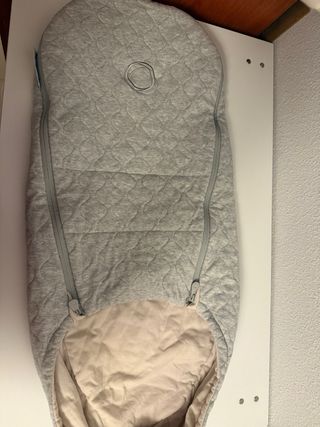 Saco Bugaboo recién nacido gris