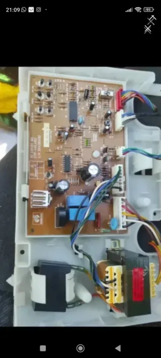 Riparazione di schede elettroniche per lavatrici, frigoriferi e altro