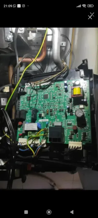 Riparazione di schede elettroniche per lavatrici, frigoriferi e altro