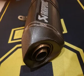 Tubo de escape Akrapovic
