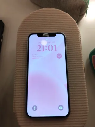 iPhone 12 Lila - Como Nuevo