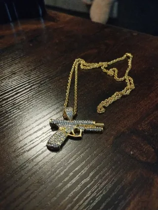 Collana con ciondolo pistola in lega di zinco