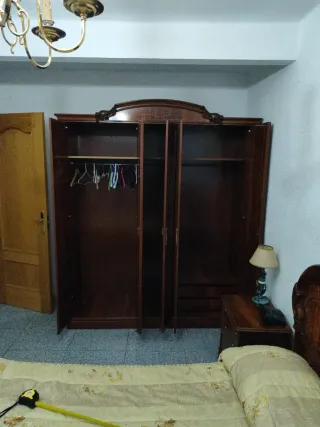 Armario madera maciza antiguo con espejos