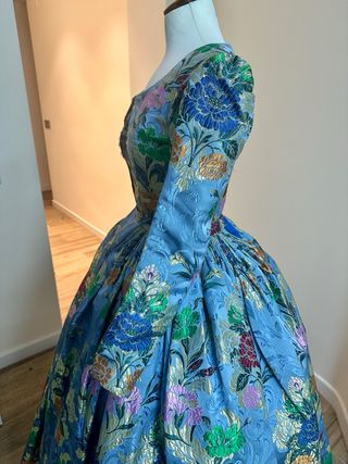 Vestido de Fallera de seda en oro talla 36