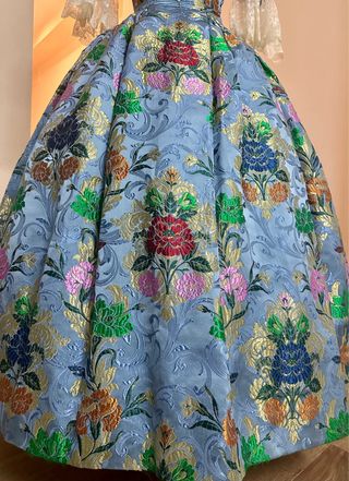 Vestido de Fallera de seda en oro talla 36
