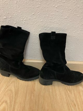 Botas negras de ante