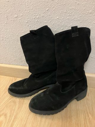 Botas negras de ante
