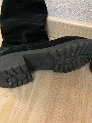 Botas negras de ante