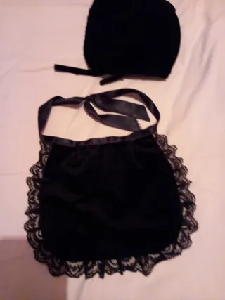 Gorro y delantal antiguo niña