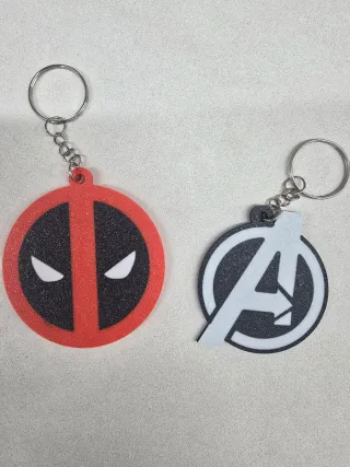 Llaveros Marvel Deadpool y Vengadores