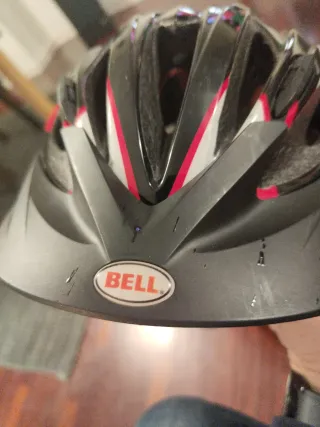 Capacete Bell vermelho e Preto