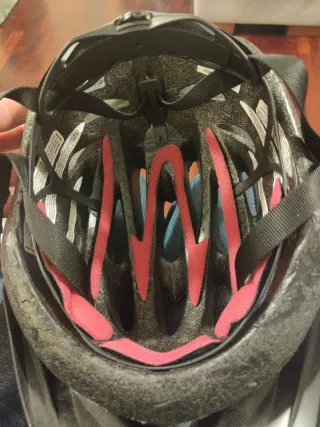 Capacete Bell vermelho e Preto