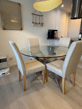 Tavolo da Pranzo in Cristallo con Gambe in Acciaio