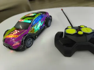 Coche teledirigido con luces