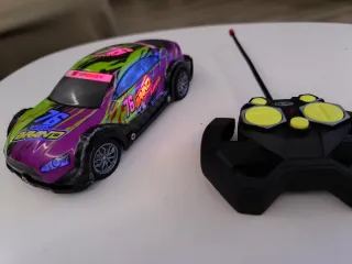 Coche teledirigido con luces