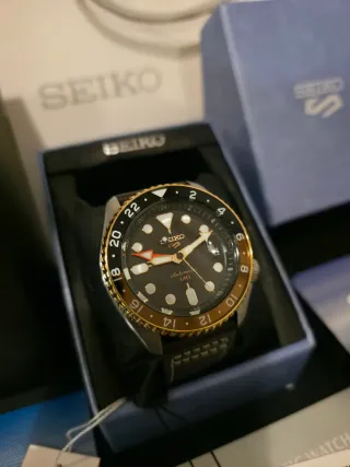 Reloj automático Seiko SKX Sports GMT