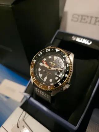 Reloj automático Seiko SKX Sports GMT