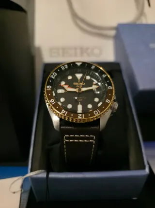 Reloj automático Seiko SKX Sports GMT