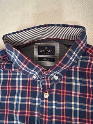 Camisa cuadros hombre y pantalón vaquero