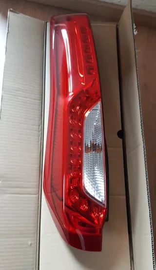 Piloto trasero Nissan X-Trail